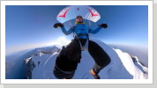 09/2021: Beim Flug mit meinem Speedflyer vom Gipfel des Mont Blanc (4810 m) nach Chamonix (1050 m)! 09/2021: Beim Flug mit meinem Speedflyer vom Gipfel des Mont Blanc (4810 m) nach Chamonix (1050 m)!